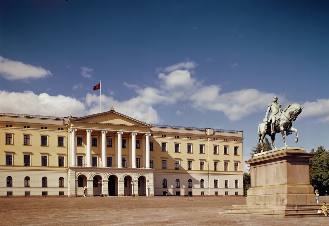 Näkymä kuninkaalliseen palatsiin, rakennettu 1825-48. tekijältä Hans Ditlev Franciscus Linstow