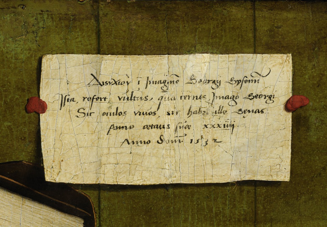 Yksityiskohta kauppias Georg Giszen muotokuvasta. Latinalainen runo (kreikkalaisella nimellä) tekijältä Hans Holbein der Jüngere