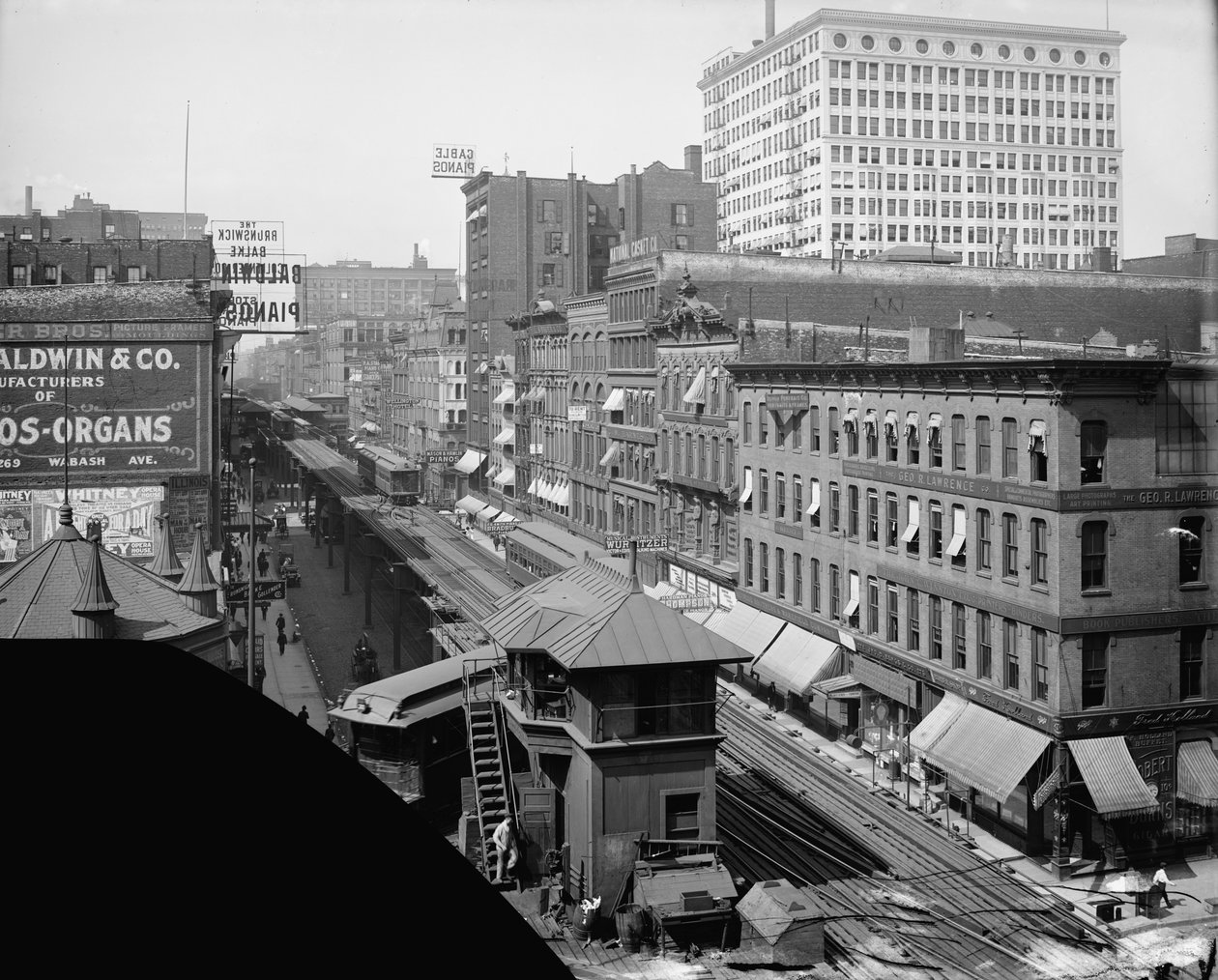Korotettu rautatie, Wabash Avenue, Chicago, Illinois, n. 1900-10 (b/w valokuva) tekijältä Hans Behm