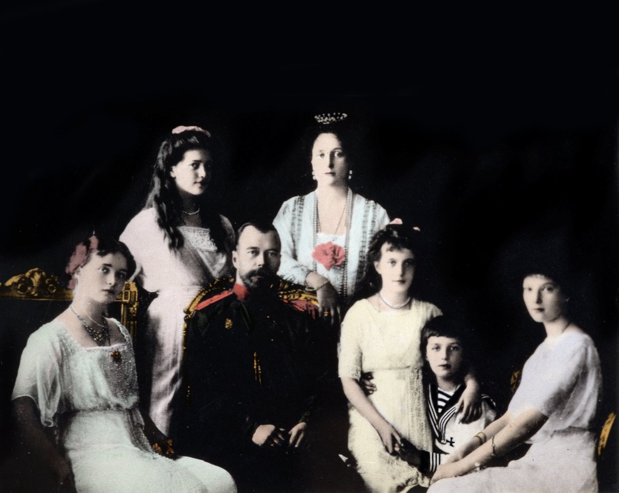 Venäjän keisarillisen perheen muotokuva. Valokuvaus noin 1910-1915. tekijältä Harris & Ewing