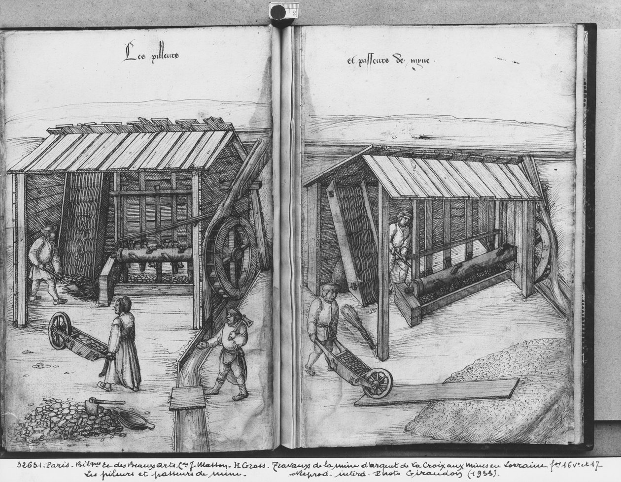 La Croix-aux-Minesin hopeakaivos, Lorraine, fol.16v ja fol.17r, malmin murskaus ja pesu, n. 1530 (kynä, muste ja wc paperilla) tekijältä Heinrich Gross or Groff