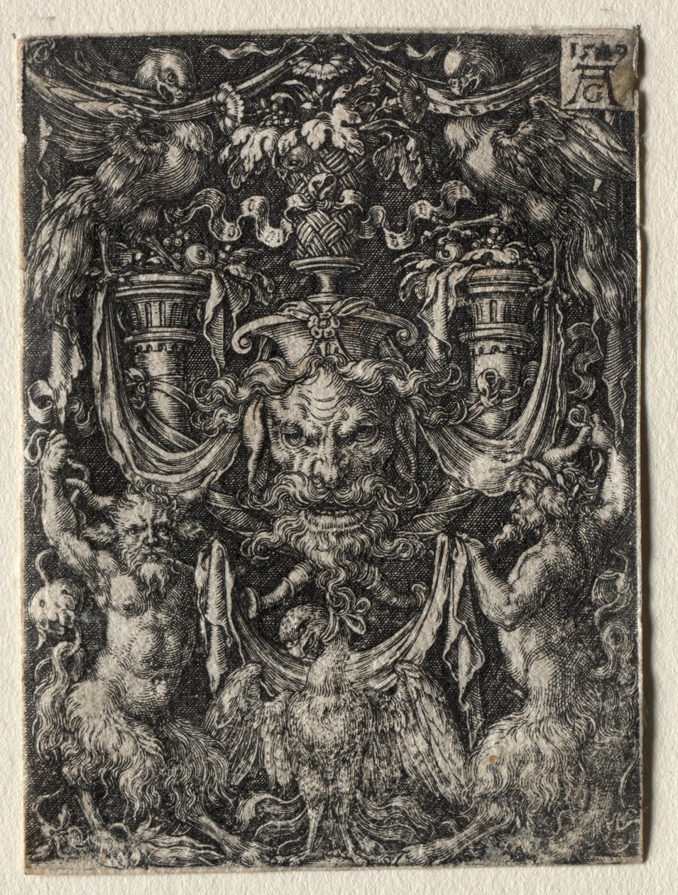 Ornamenttisuunnittelu, jossa on maski ja kotka kahden faunin välissä alla, 1509. tekijältä Heinrich Aldegrever