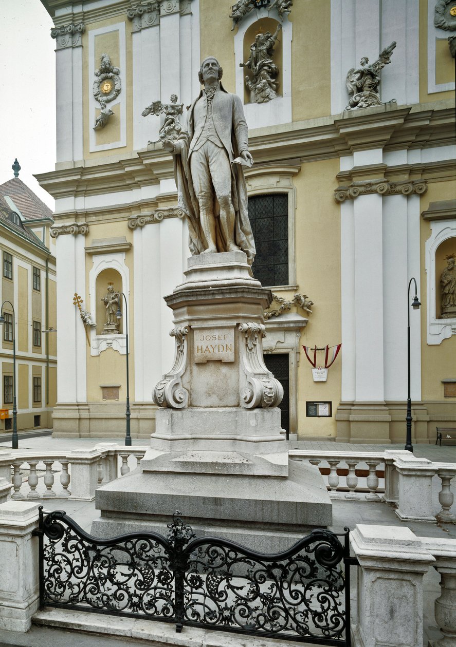 Heinrich Nitterin (1844-1892) toteuttama muistomerkki itävaltalaisen säveltäjän Franz Joseph Haydnin (1732-1809) kunniaksi 1887 Wien, Itävalta tekijältä Heinrich Natter