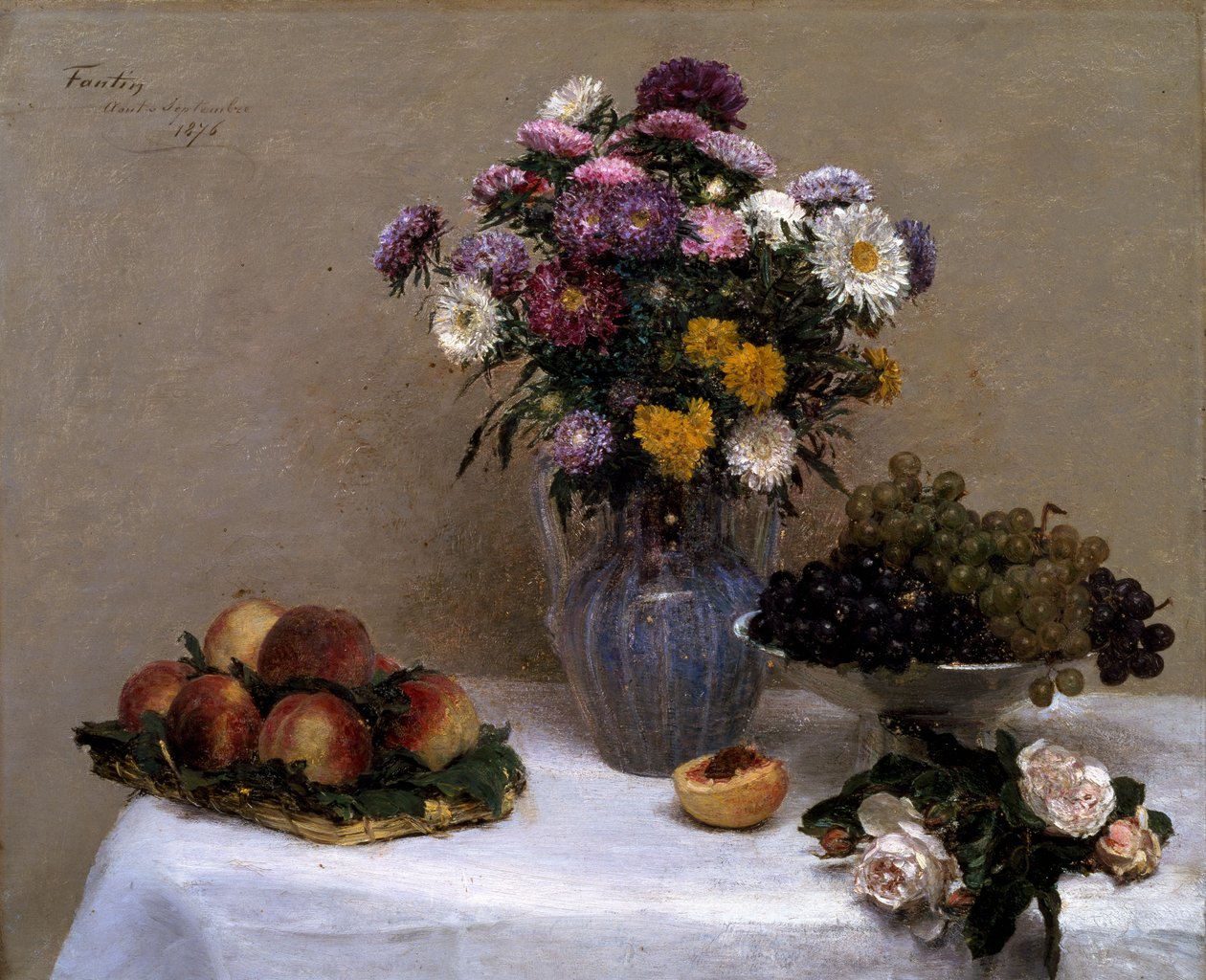 Valkoisia ruusuja ja krysanteemeja maljakossa tekijältä Ignace Henri Jean Fantin Latour