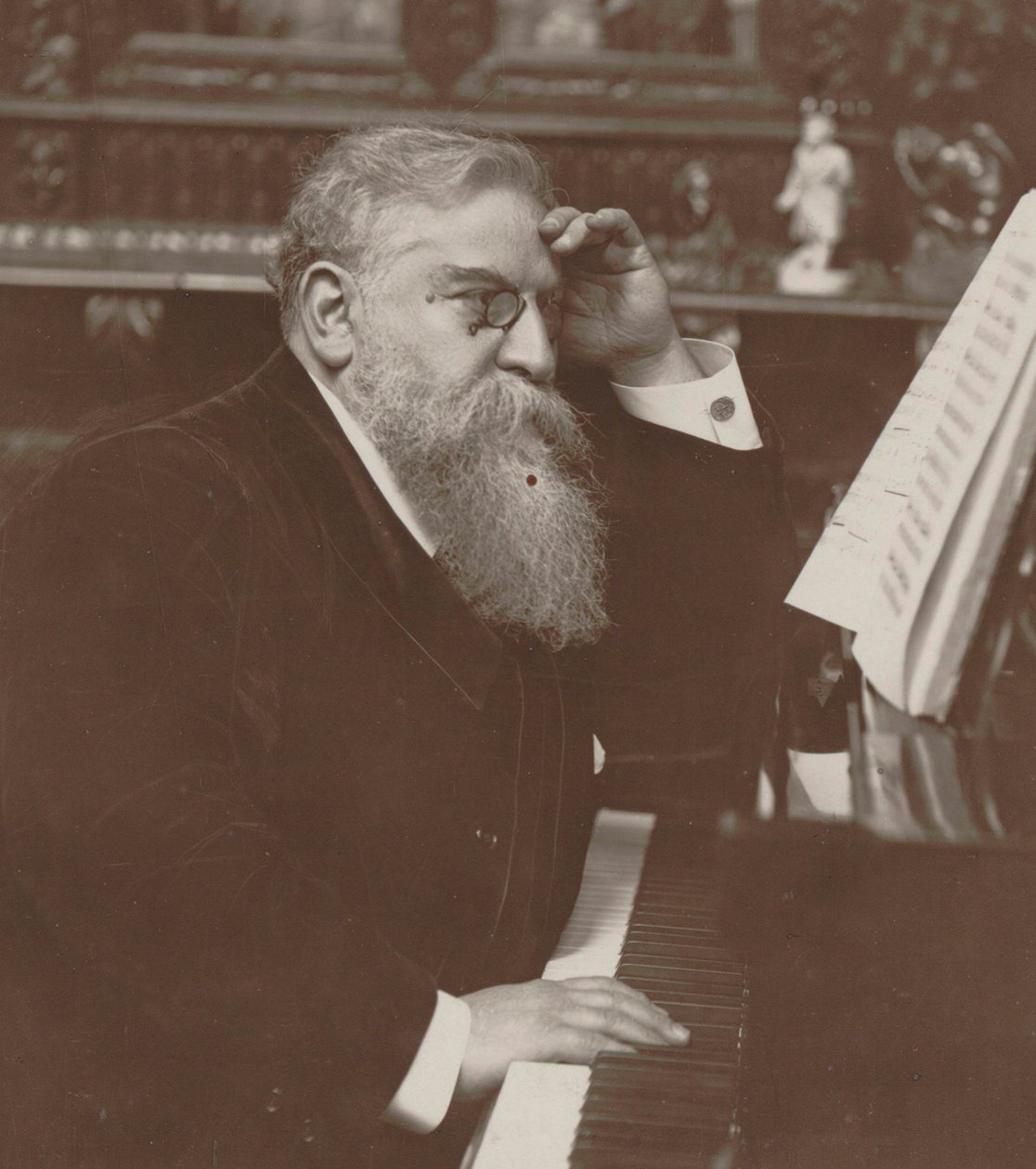 Muotokuva säveltäjä Raoul Pugnosta 1852-1914, n. 1910. tekijältä Henri Manuel