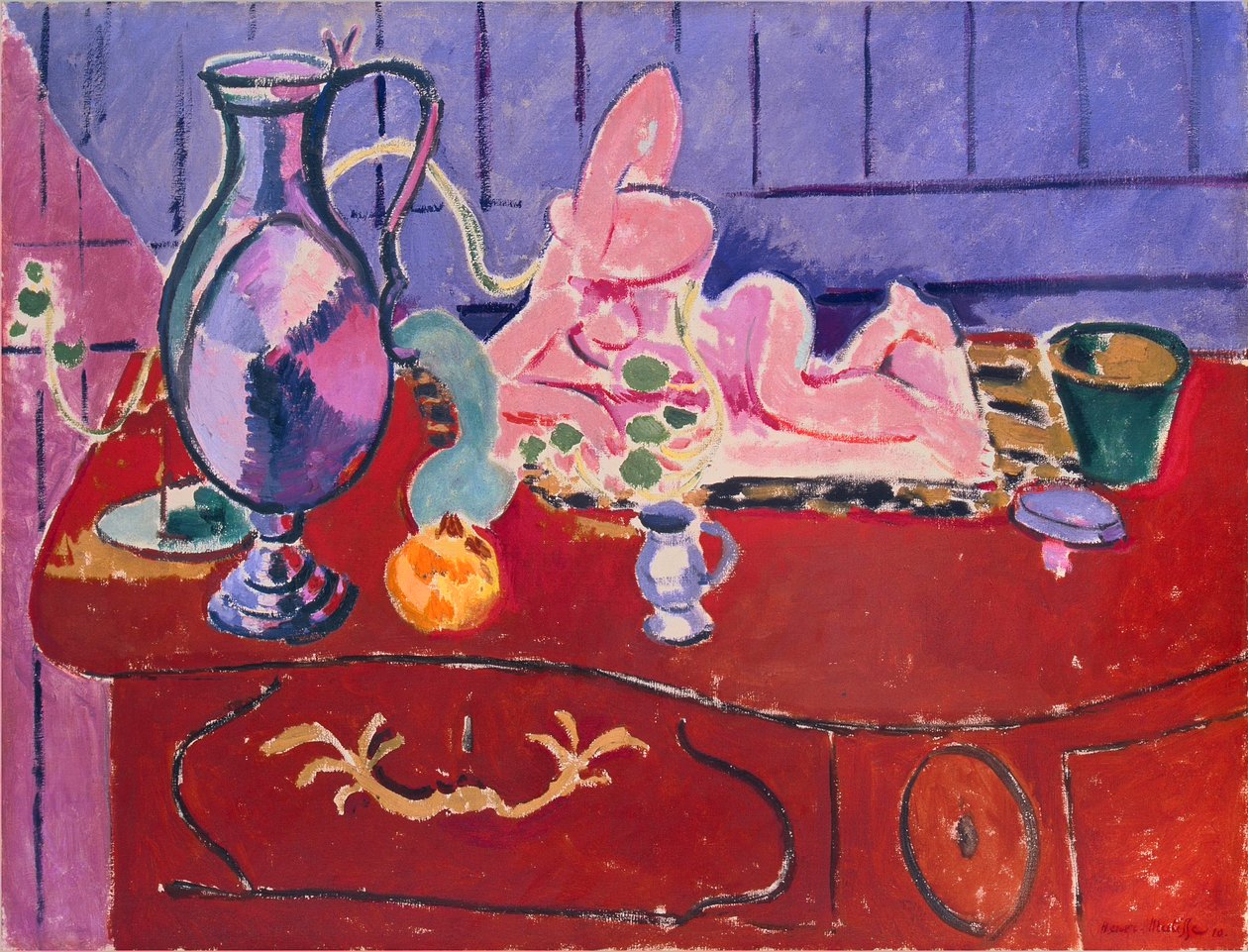 Vaaleanpunainen pienoispatsas ja kannu punaisen lipaston päällä tekijältä Henri Matisse
