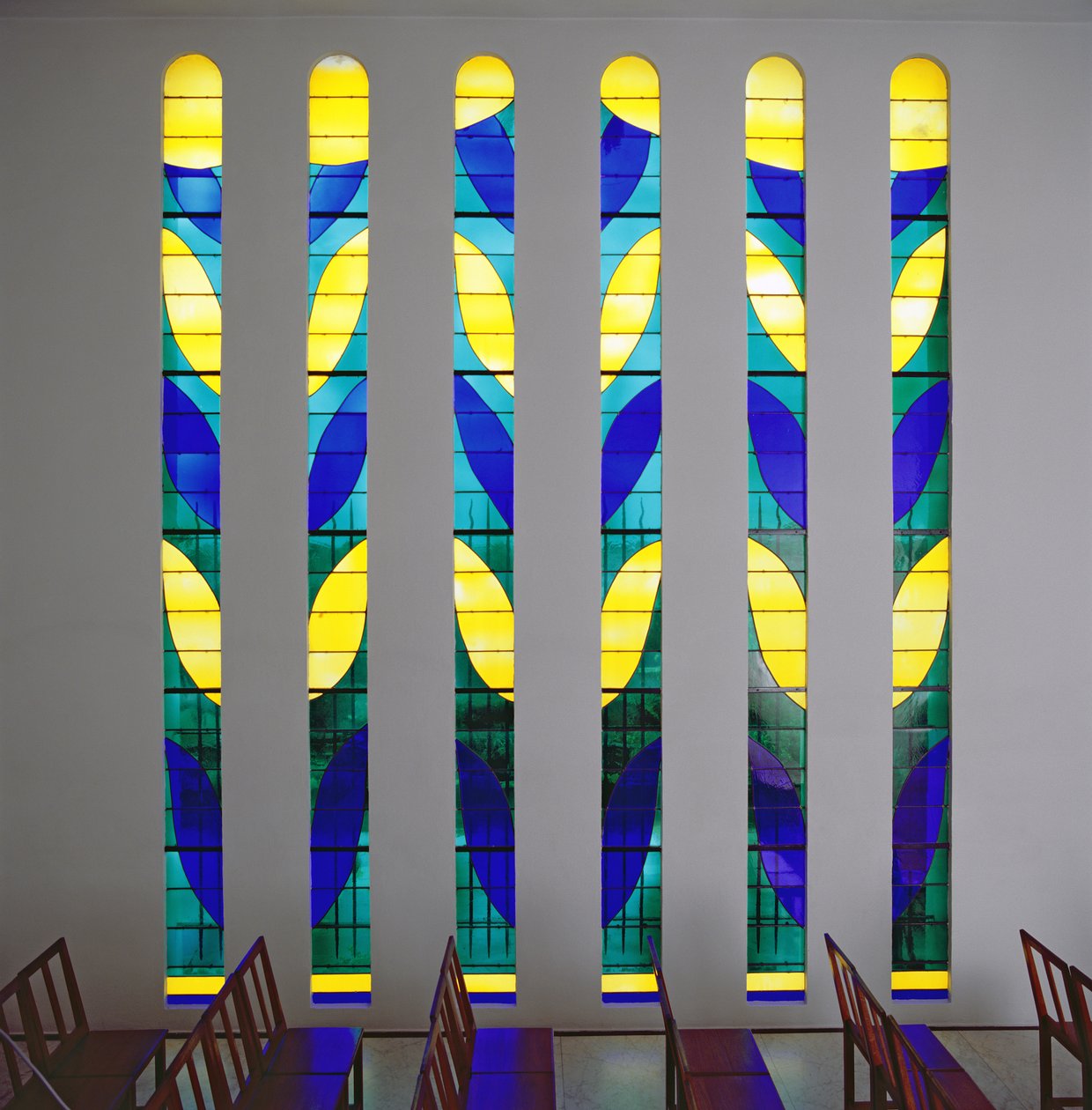 Rukousnauhan kappelin lasimaalauksia, Vence tekijältä Henri Matisse