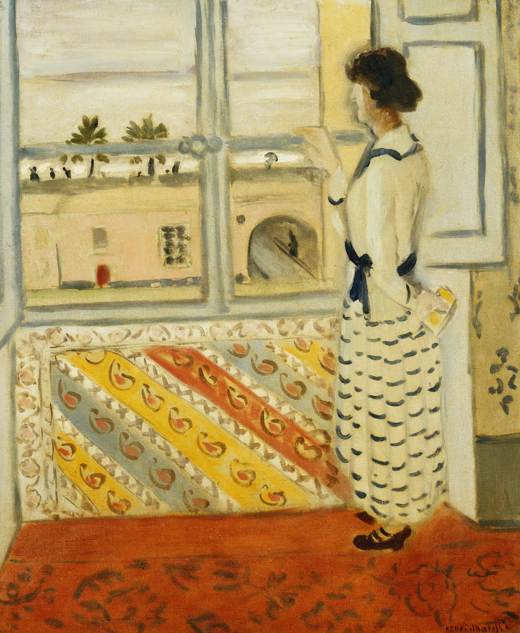 Nuori nainen ikkunan ääressä, sininen raidallinen mekko tekijältä Henri Matisse