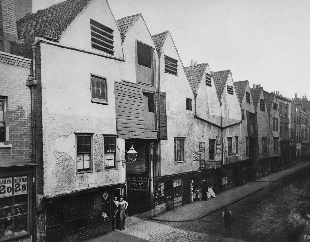 Bermondsey Street, n. 1881 tekijältä Henry Dixon