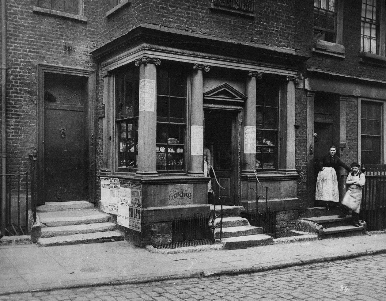 Kauppa, Macclesfield Street, n. 1883 tekijältä Henry Dixon