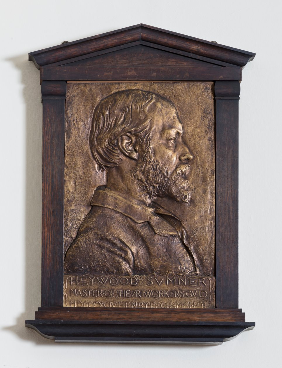 Plaatissa mukana suunnittelija Heywood Sumner tekijältä Henry Alfred Pegram