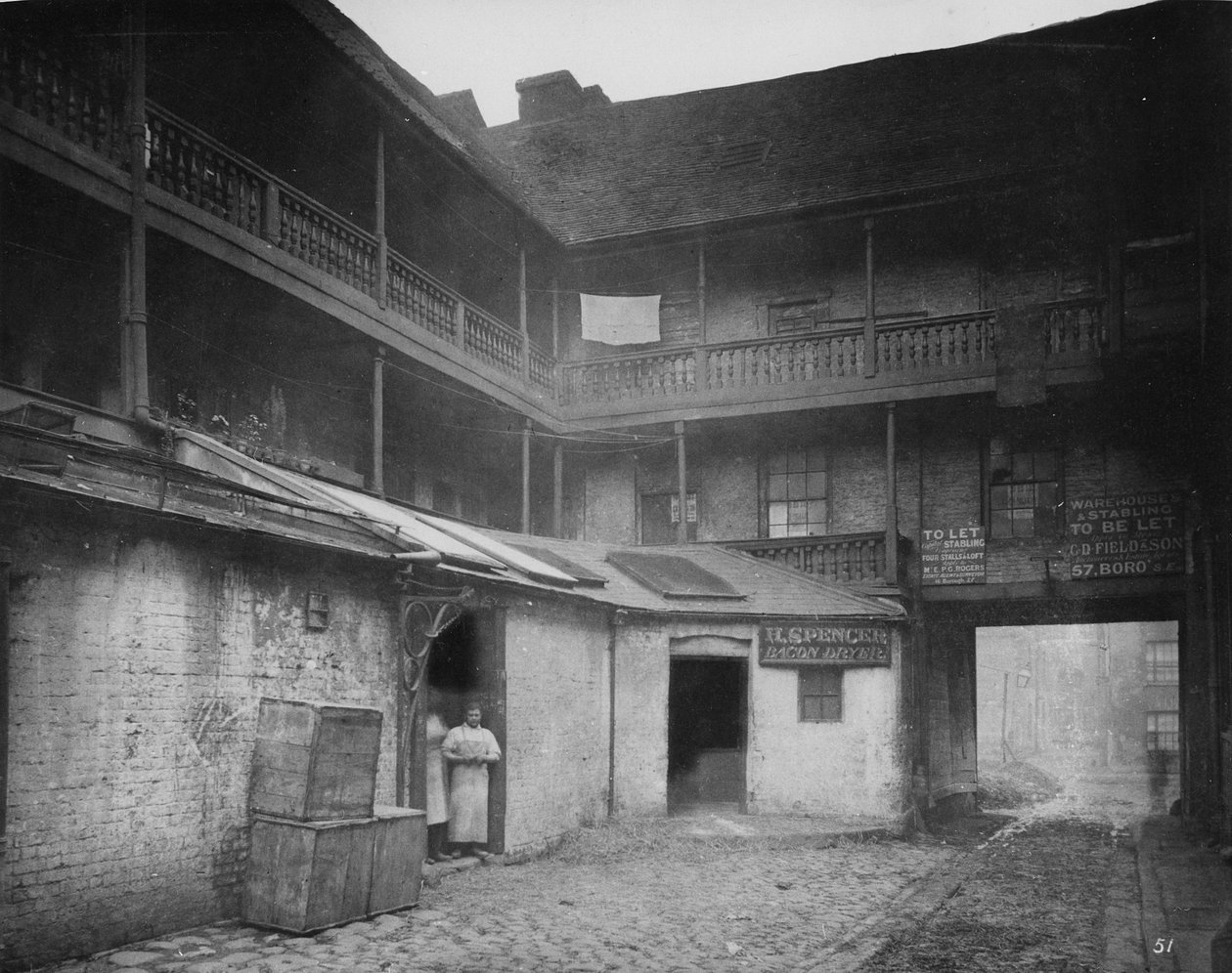 White Hart Inn Yard, Southwark, n. 1881 tekijältä Henry Dixon