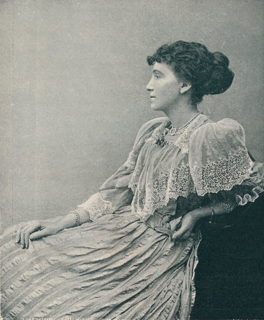 Rouva Hugh E. H. Hoare, 1893 tekijältä Henry Herschel Hay Cameron