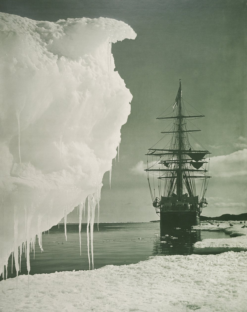 Terra Nova jään juurella, Cape Evans tekijältä Herbert Ponting