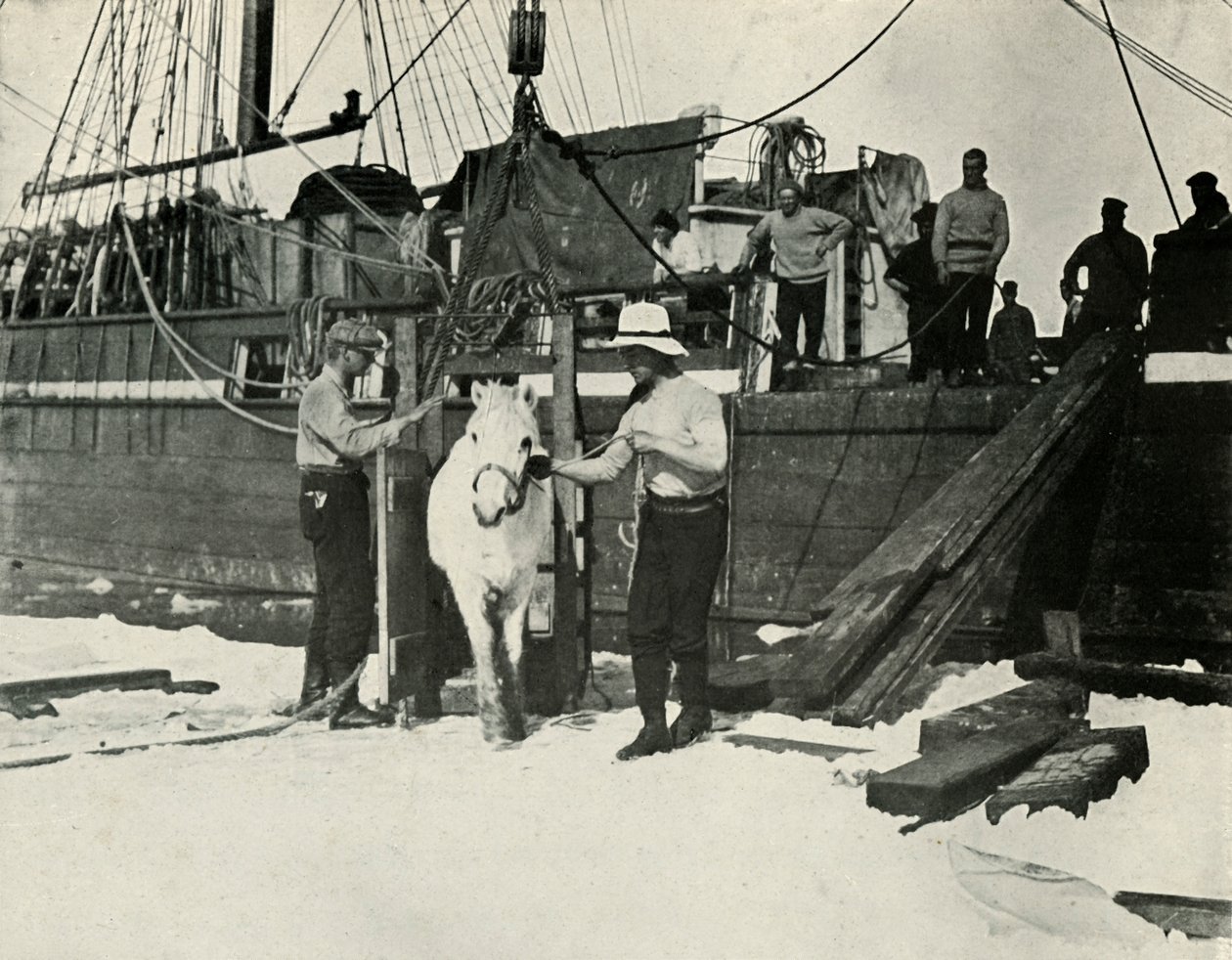 Ponien poistuminen, c19101913, 1913 tekijältä Herbert Ponting