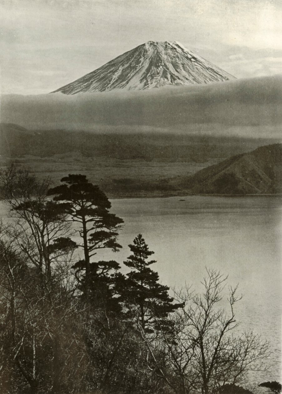 Fuji keskikokoisesta nocler-selkärangasta, 1910. tekijältä Herbert Ponting