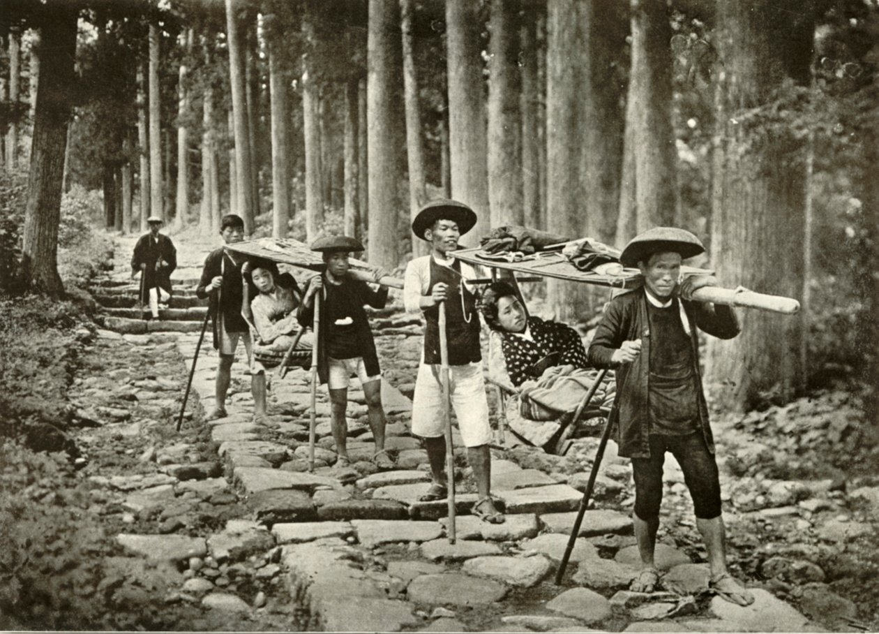 Japanilaiset naiset menossa pyhäkköihin, Nikko, 1910. tekijältä Herbert Ponting