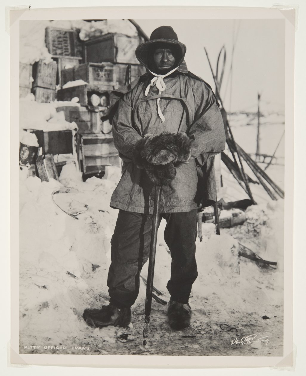 Upseeri Evans Terra Nova -retken aikana (1910-13) etelänavalle (bromidiprintti) tekijältä Herbert Ponting