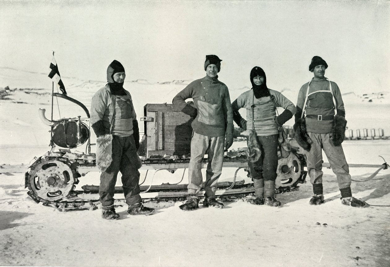 Motor Party vasemmalta oikealle - Lashly, B.C. Päivä, luut. Evans, Hooper, lokakuu 1911, 1913 tekijältä Herbert Ponting