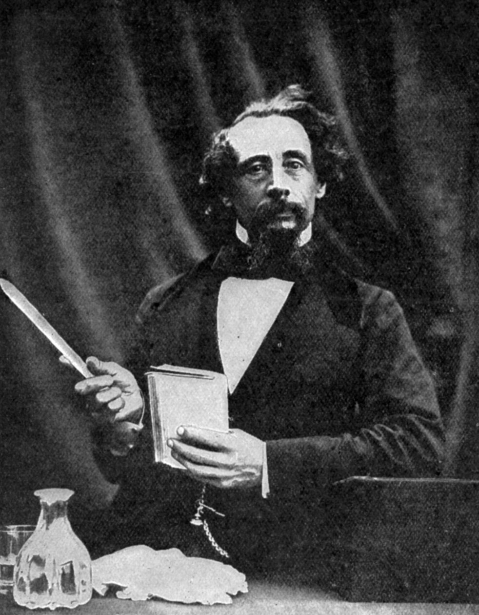 Charles Dickens lukemassa, 1859 1912 tekijältä Herbert Watkins