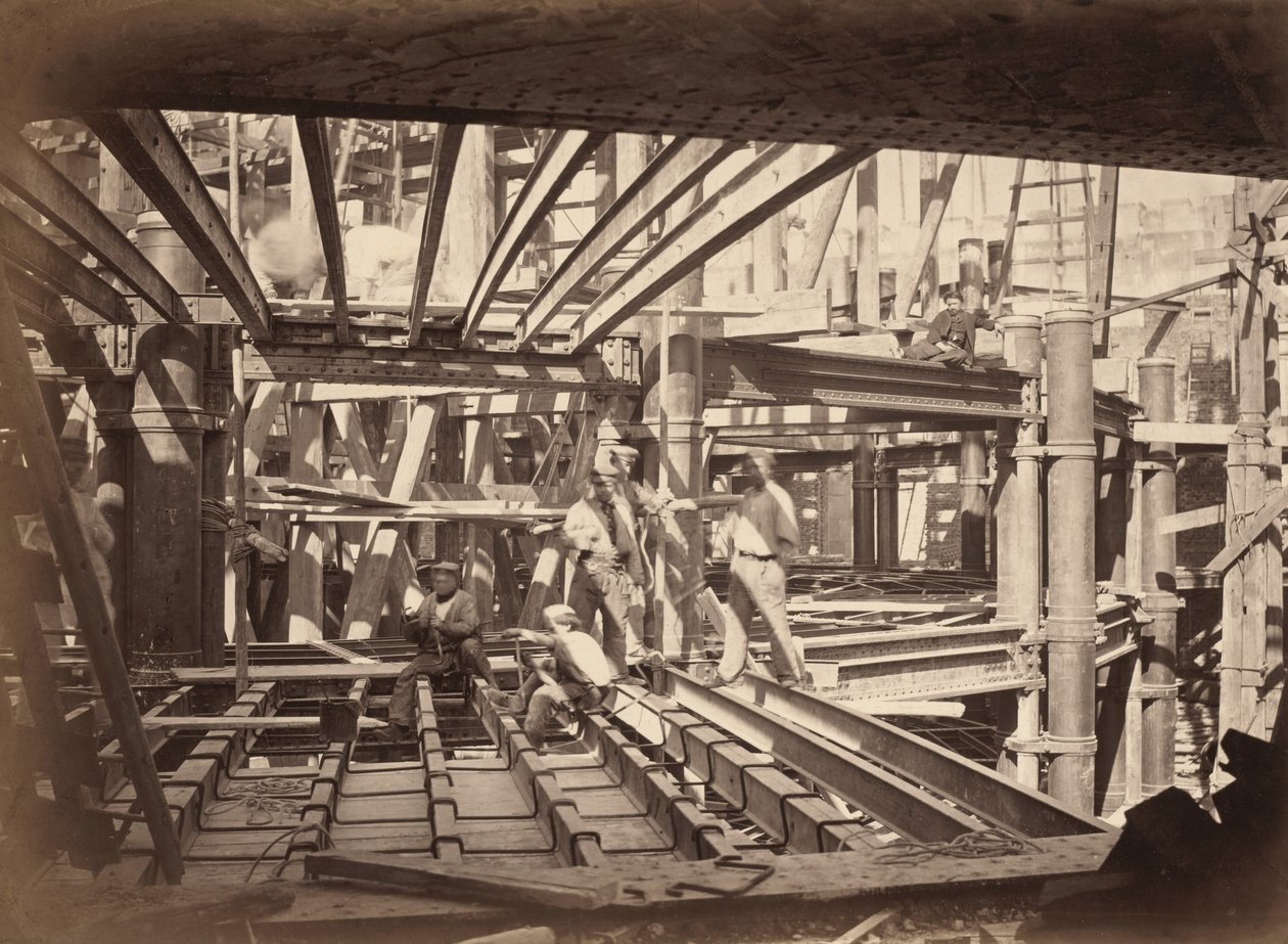 Työntekijät Girders of Auditoriumissa, Pariisin uudessa oopperassa tekijältä Hyacinthe César Delmaet and Louis Émile Durandelle