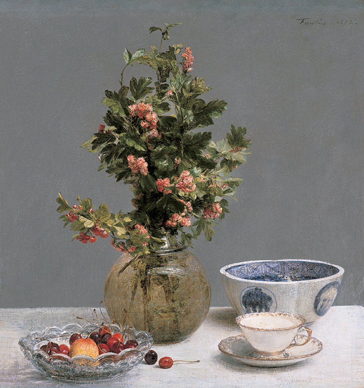 Asetelma orapihlajamaljakon kanssa, kulho kirsikoita, japanilainen kulho sekä kuppi ja lautanen tekijältä Ignace Henri Jean Fantin Latour