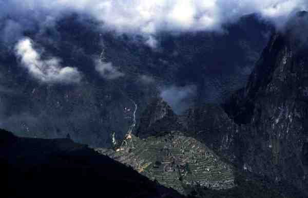 Yleisnäkymä Machu Picchun linnoituksesta (kuva) tekijältä Incan Incan