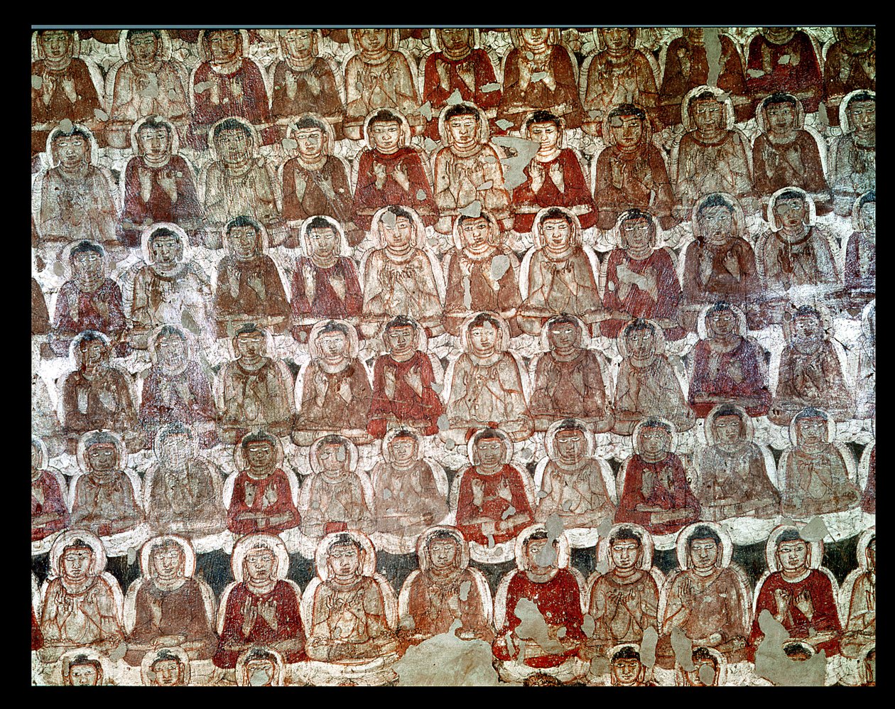 Lukuisia istuvia buddhoja, luolan 2 sisältä (katso myös 162632) tekijältä Indian School