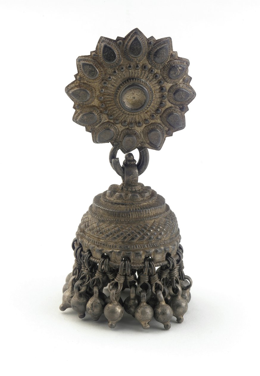 Korvakoru (jhumka) (hopea) tekijältä Indian School