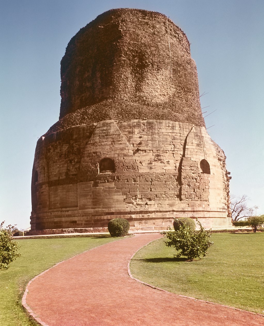 Dhameh-stupa, noin 500 jKr tekijältä Indian School