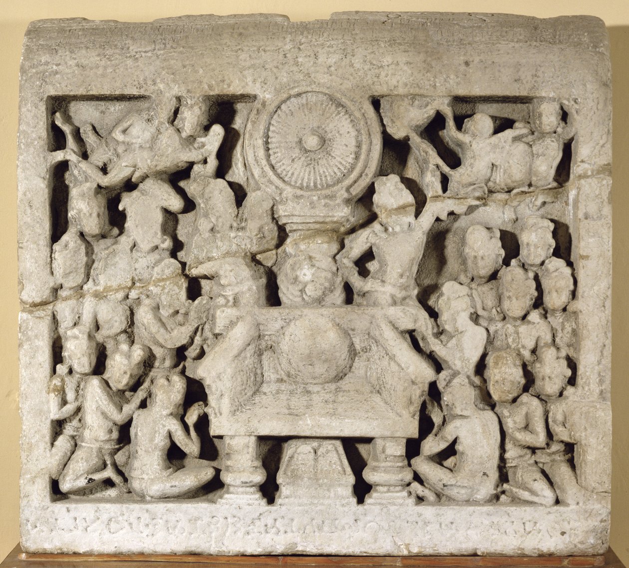 Buddhalaisten symbolien palvonta, Amaravati (kalkkikivi) tekijältä Indian School