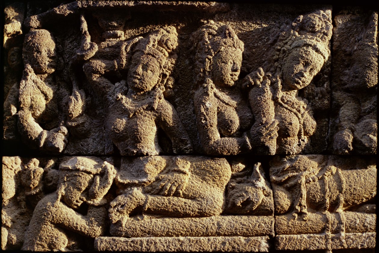 Yksityiskohta ulkoseinästä, AD 778-850 vulkaaninen kivi. tekijältä Indonesian