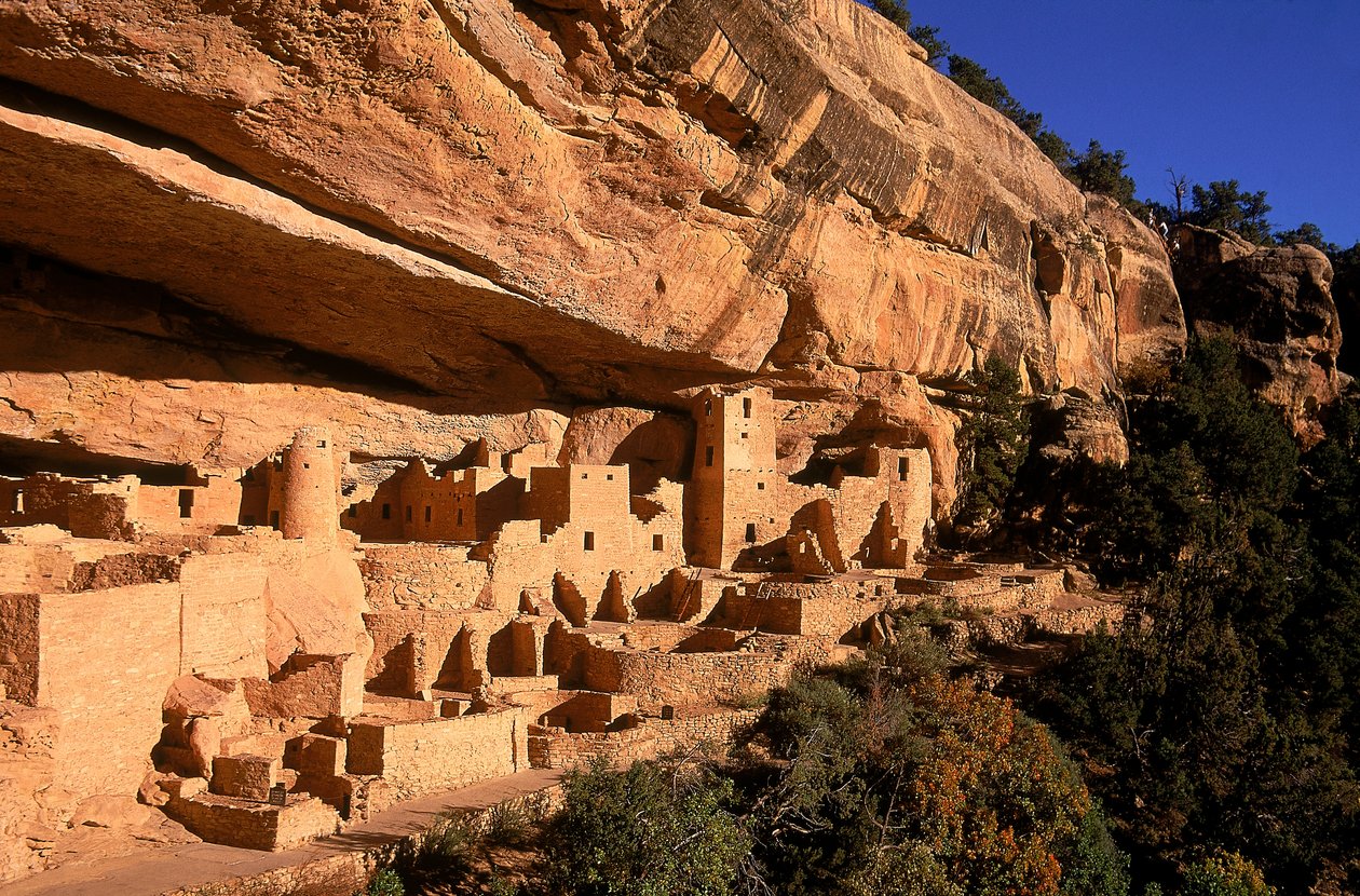 Mesa Verde on Yhdysvaltain kansallispuisto, joka sijaitsee Coloradon lounaiskulmassa. tekijältä Ira Block