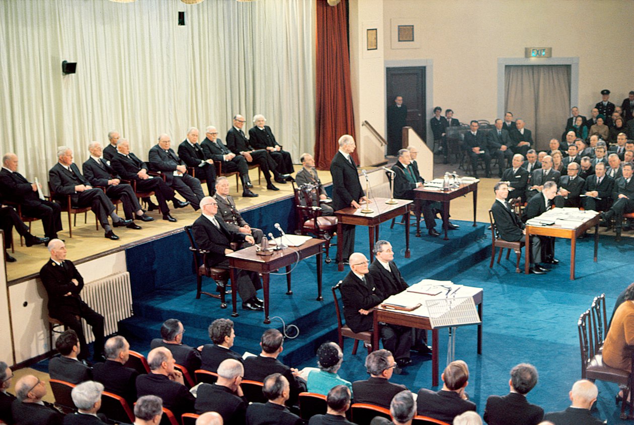 Presidentti Eamon de Valera puhui Dailille Mansion House Dublinissa Dailsin perustamiskokouksen 50-vuotispäivänä 21. tammikuuta 1969 tekijältä Irish Photographer