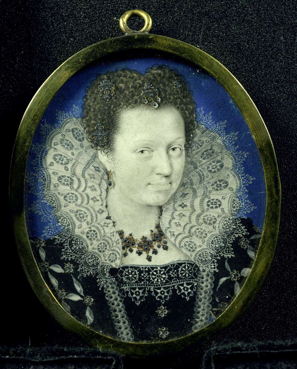 Naisen muotokuva, n. 1600-17 (pergamentti, metalli ja lasi) tekijältä Isaac (attr. to) Oliver