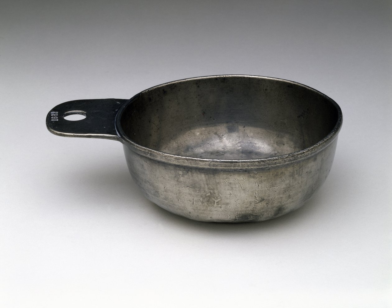 Porringer, c. 1770-1807 (tina) tekijältä Isaac (attr.to) Jackson