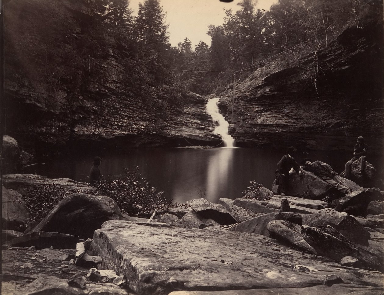 Lula Lake ja Upper Falls Rock Creekissä, lähellä Lookout Mountainia, Georgiassa, 1864-65. tekijältä Isaac H. Bonsall