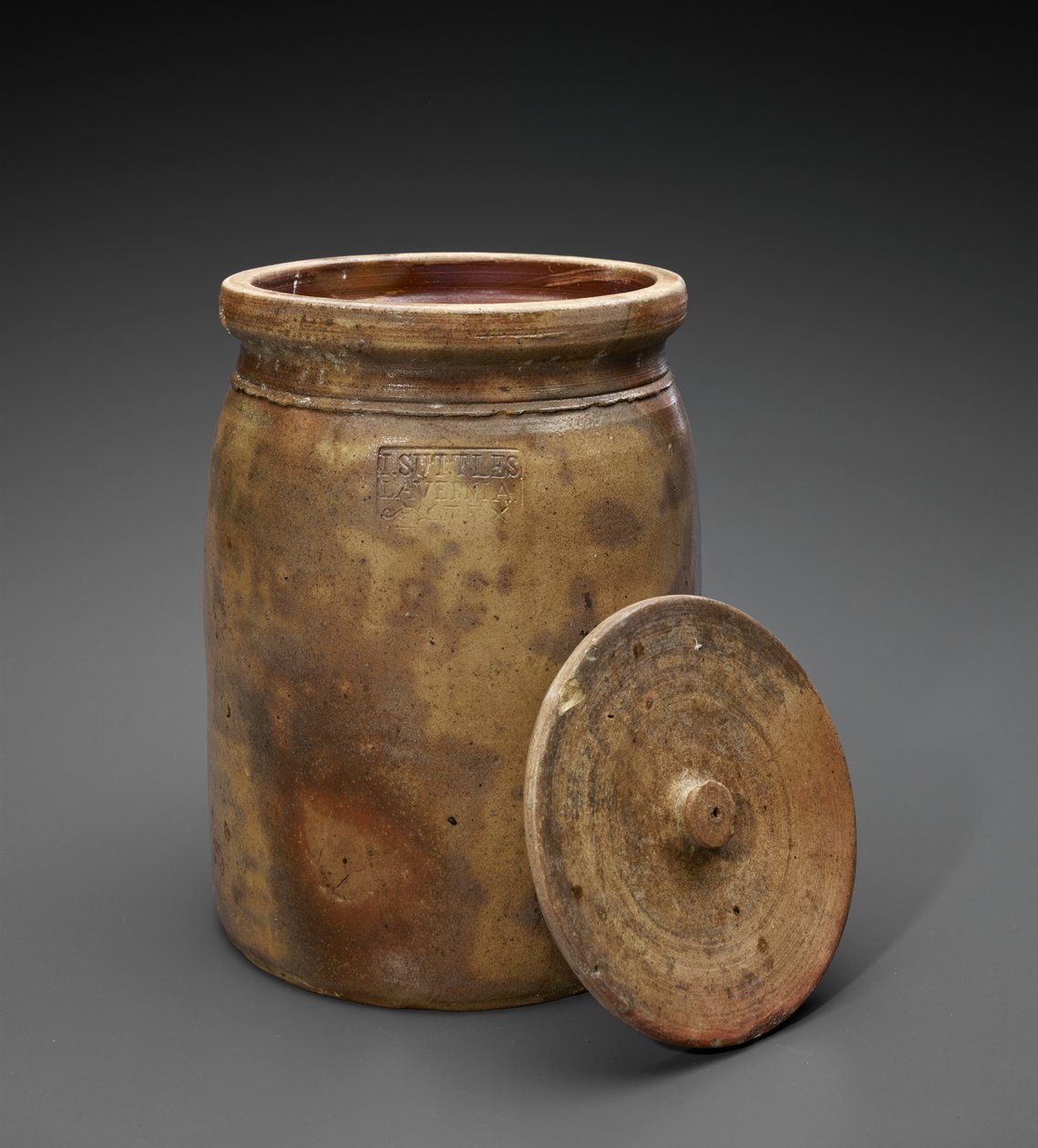Crock, c. 1873-1882 (liukulasitettu kivitavara) tekijältä Isaac Suttles Pottery