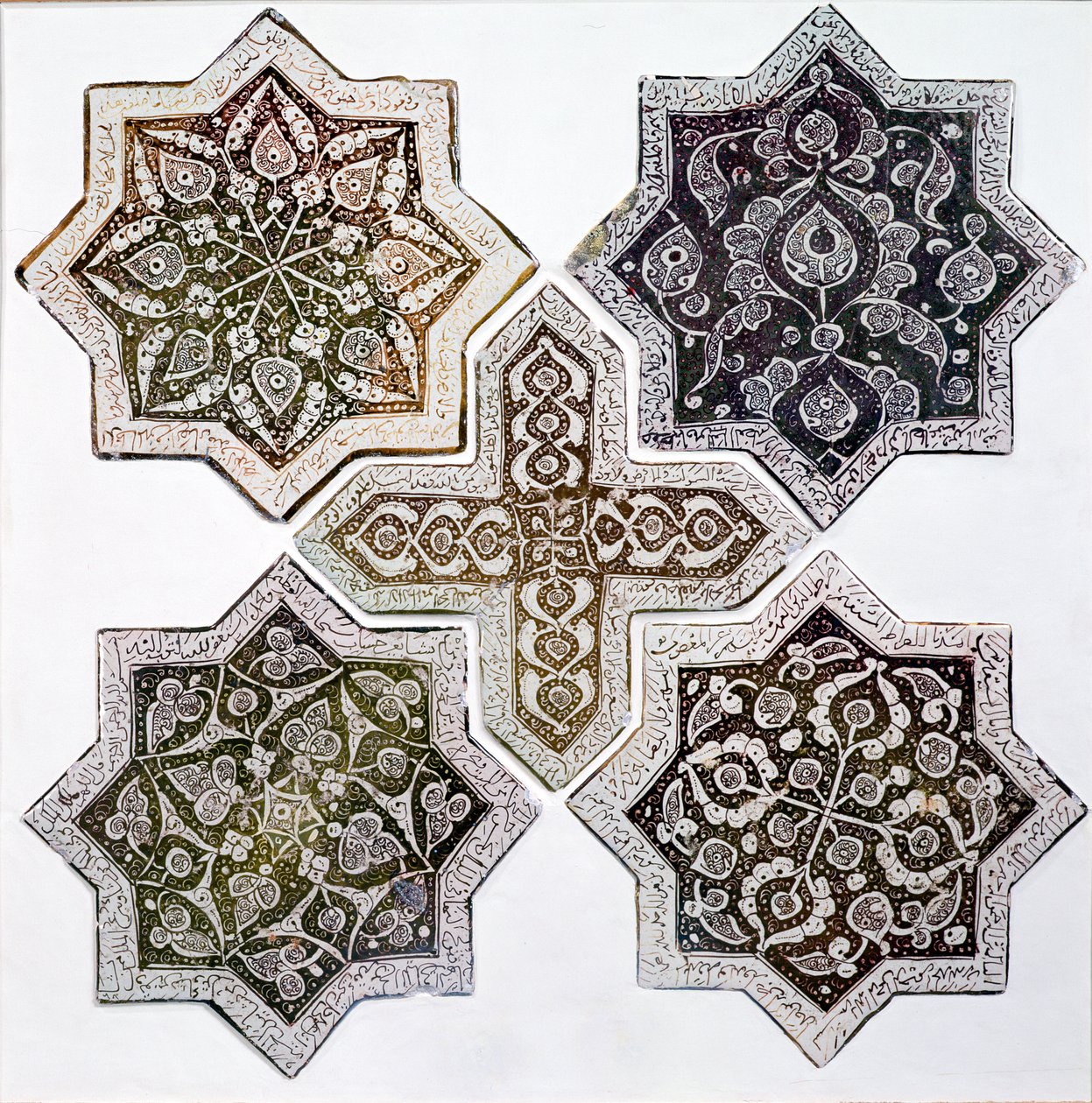 Viisi laatta, Kashan, Iran (kullanruskealla kiiltävällä koristeltu kivitahna) tekijältä Islamic School