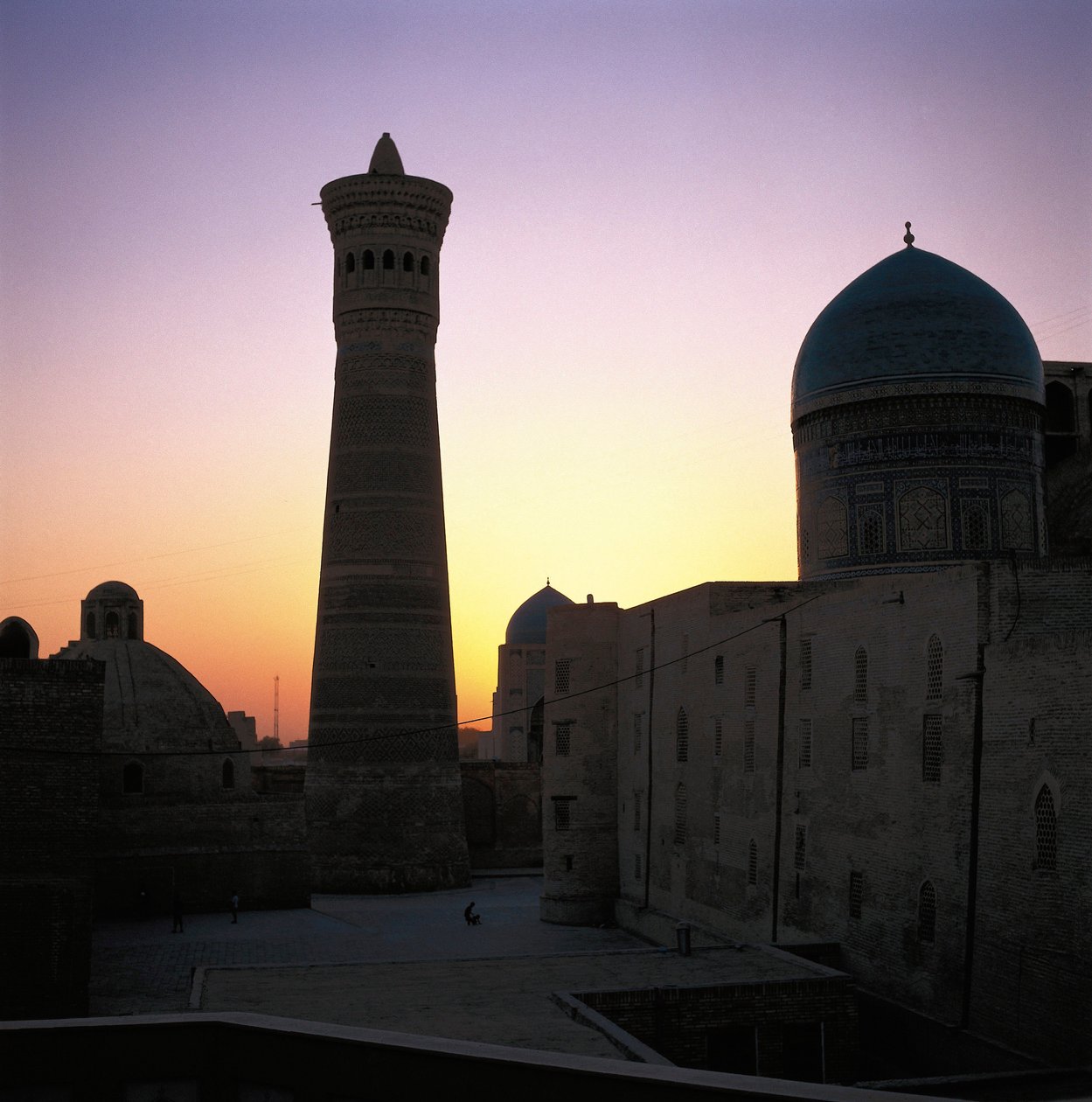Kalyanin moskeija, Bukhara, Uzbekistan tekijältä Islamic School