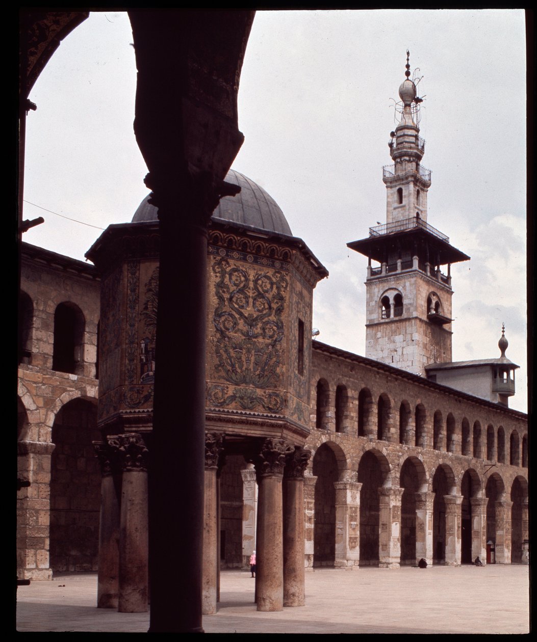 Umayyad-moskeija, joka tunnetaan myös nimellä Damaskuksen suuri moskeija (valokuvaus) tekijältä Islamic School