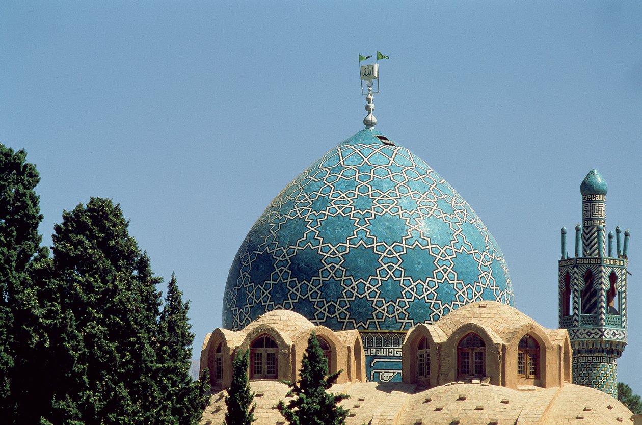 Shah Nematollah Valin mausoleumin turkoosi kaakeloitu kupoli, rakennettu vuosina 1330-1430 tekijältä Islamic School