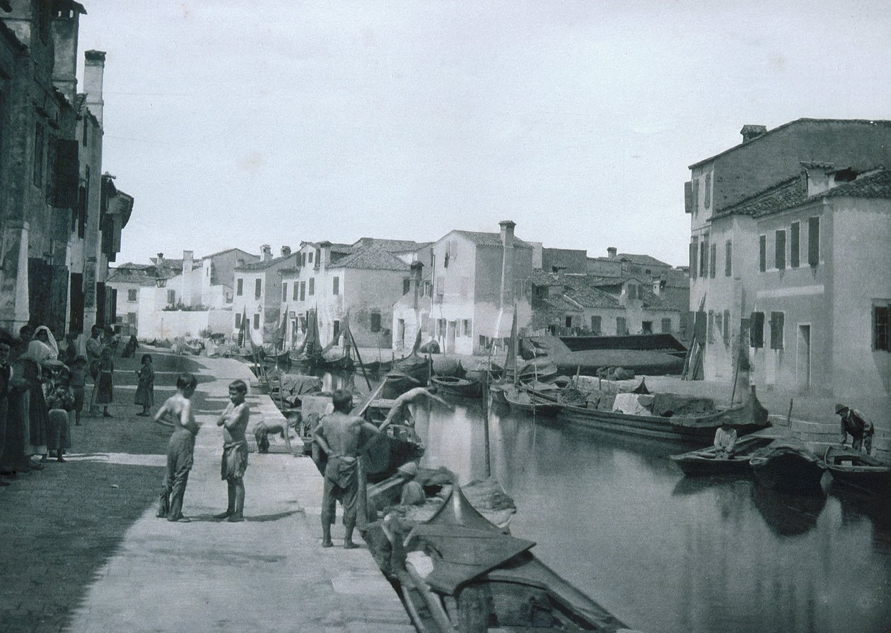 Näkymä kanavalle tekijältä Italian Photographer