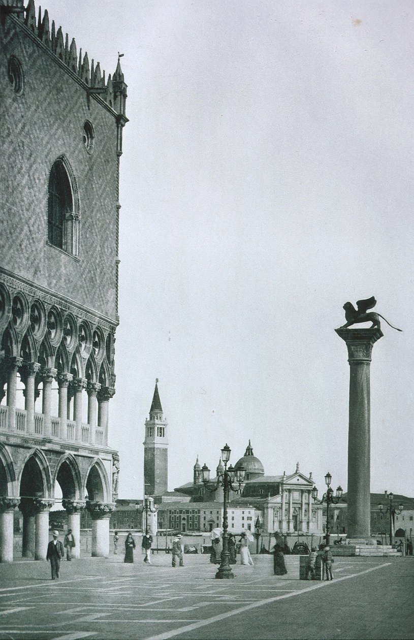 Näkymä Dogen palatsille ja Pyhän Markuksen aukiolle tekijältä Italian Photographer
