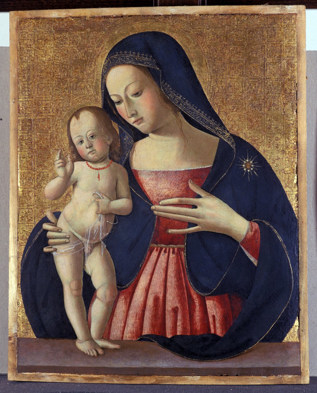Madonna ja lapsi, n.1500 (tempera poppelipuulla) tekijältä Italian School