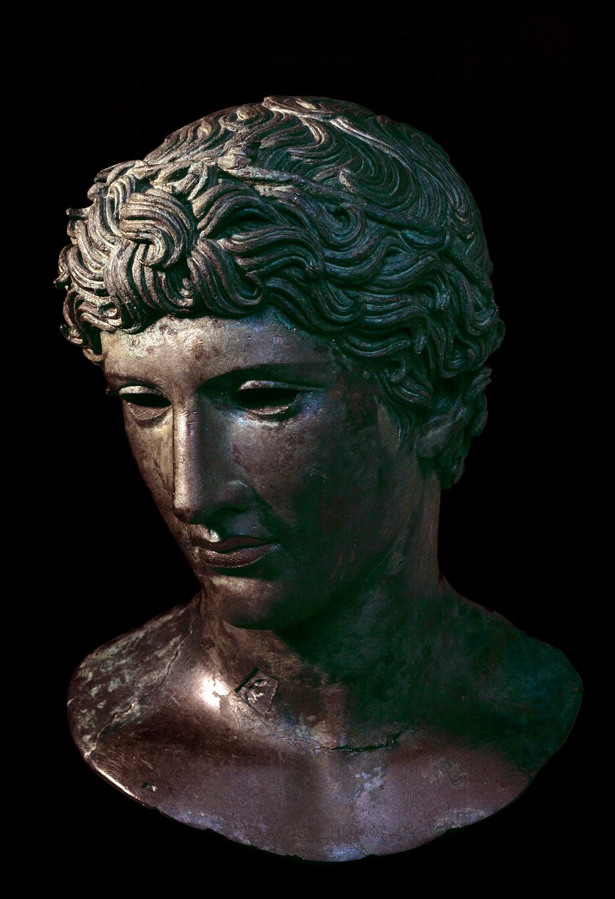Voittajaurheilijan pronssipää, jolla on oliivikruunu. Beneventistä, Italiasta. 5. vuosisadalla eaa. Pariisi, Louvre-museo tekijältä Italian Peninsula