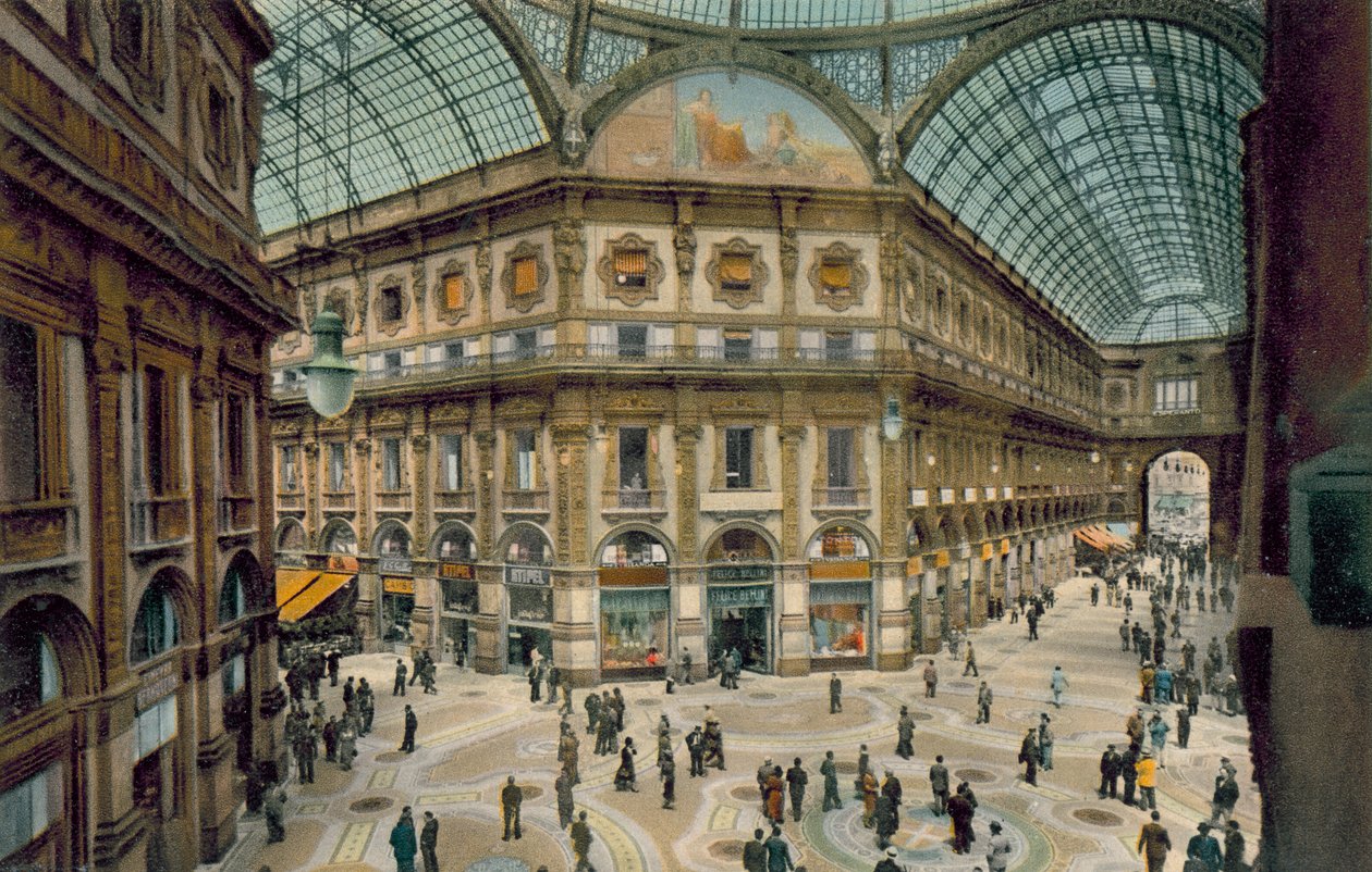 Milano / Milano: Galleria Vittorio Emanuele II:n sisätilat (värikuva) tekijältä Italian Photographer
