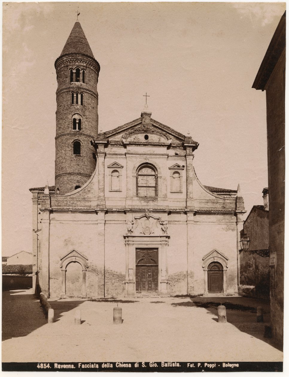 Pyhän Johannes Kastajan kirkko, Ravenna, Emilia-Romagna, Italia, valokuva Pietro Poppi, Bologna, n. 1900 tekijältä Italian Photographer