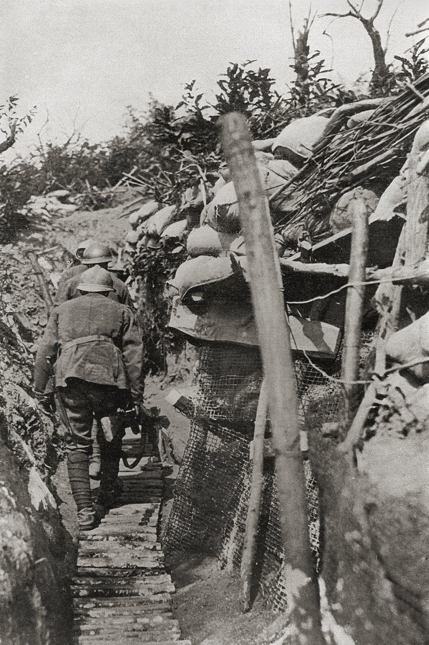 Kulku kaivantojen läpi Mount Podgorassa, Italiassa tekijältä Italian Photographer