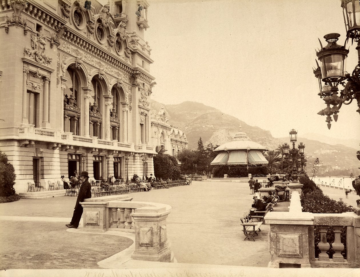 Merenrantaterassi lähellä Monte Carlon kasinoa, Monacossa tekijältä Italian Photographer